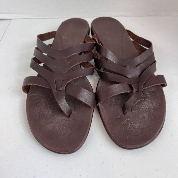 St. John's Bay Women's Brown Leather Flip Flop Sandals Strappy Size 10 M - Picture 1 of 11